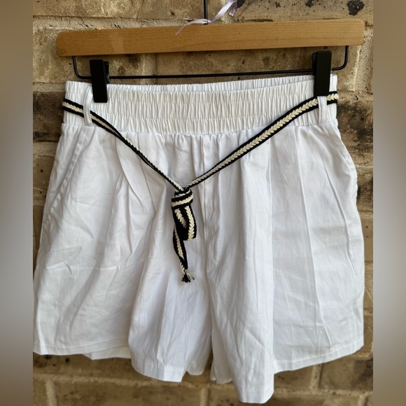 NWT CELLABIE High Waist Pleated White Cotton Shorts Size XL - Picture 3 of 9